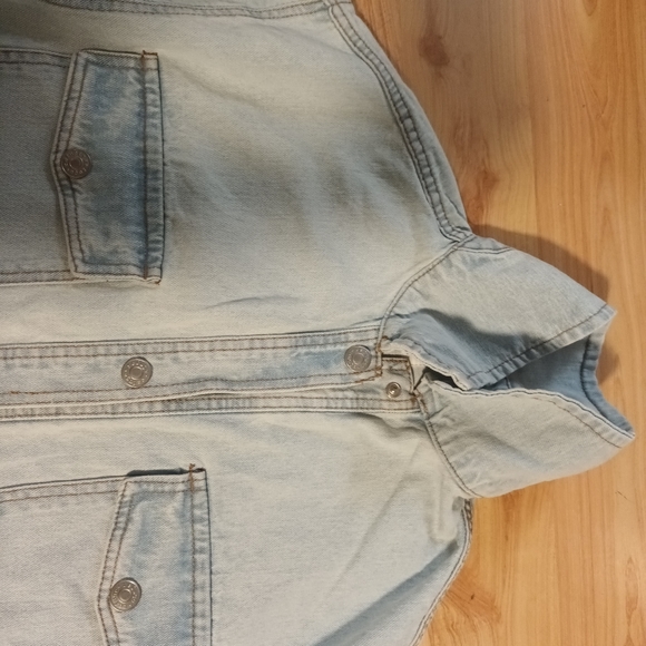 New Denim Shacket - Picture 5 of 7